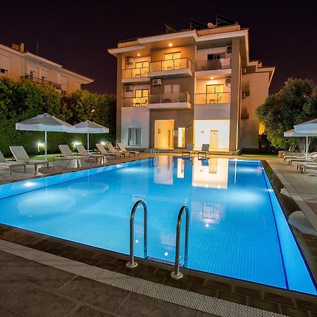 Cilek Marina Otel Çeşme Luaran gambar