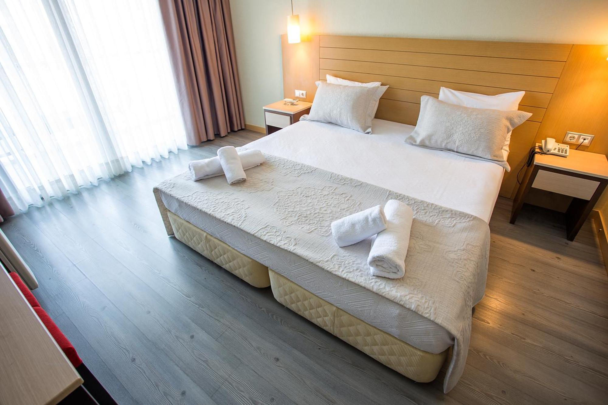 Cilek Marina Otel Çeşme Luaran gambar