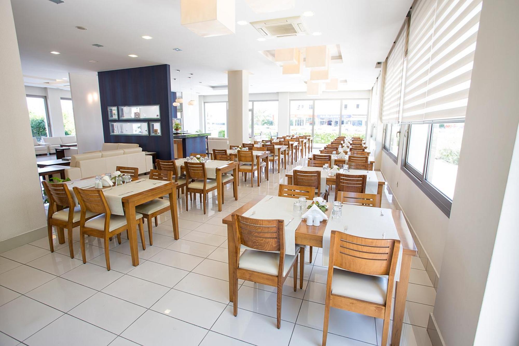 Cilek Marina Otel Çeşme Luaran gambar