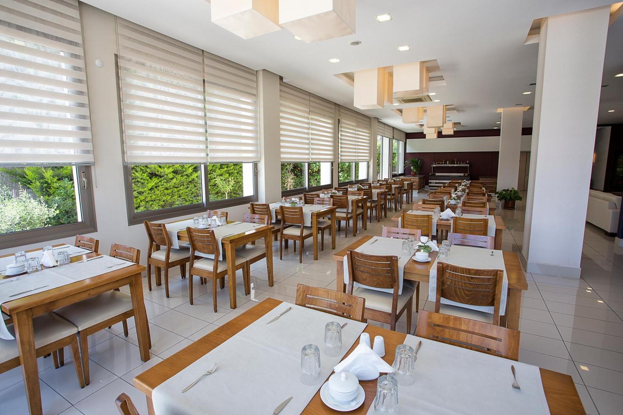 Cilek Marina Otel Çeşme Luaran gambar