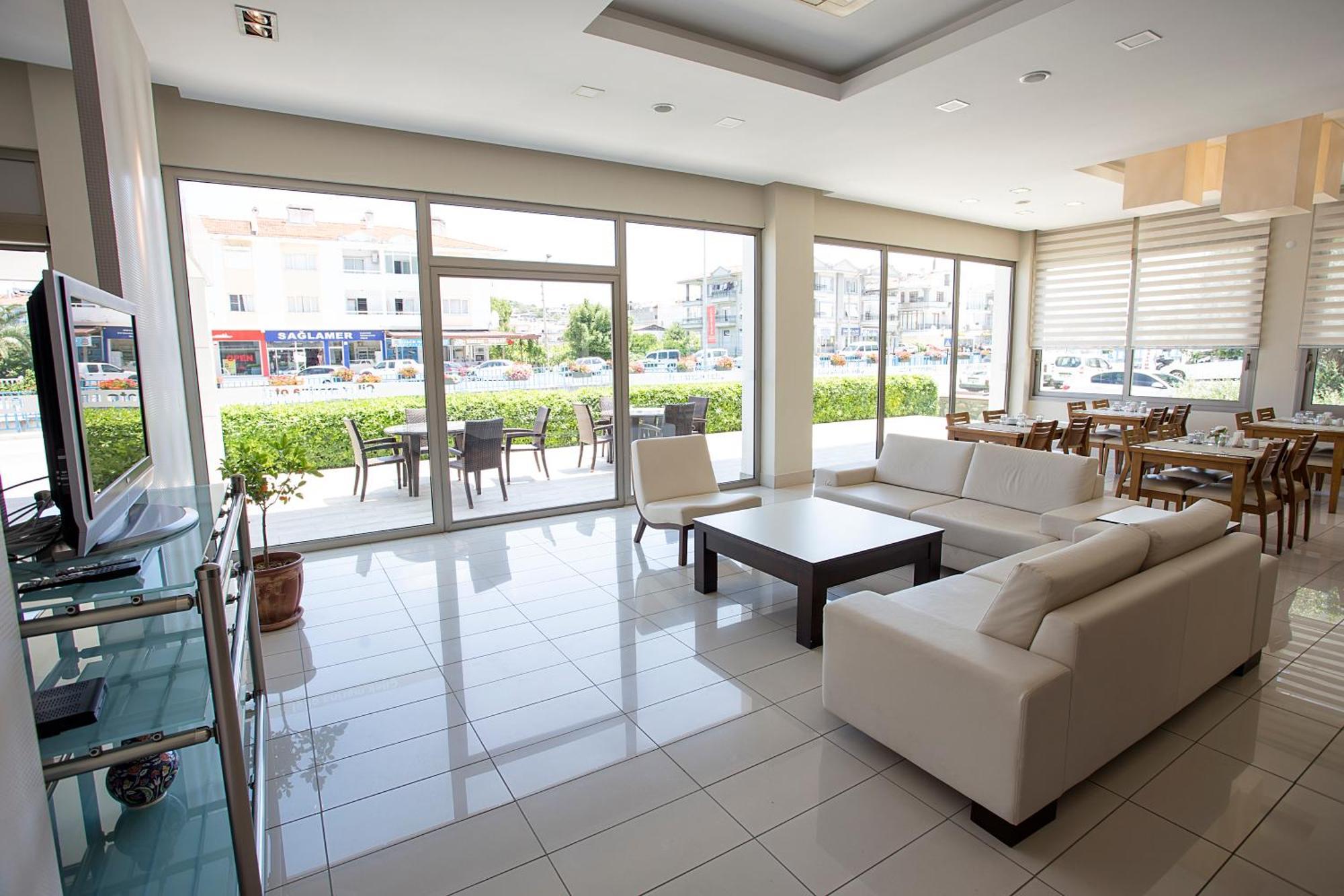Cilek Marina Otel Çeşme Luaran gambar